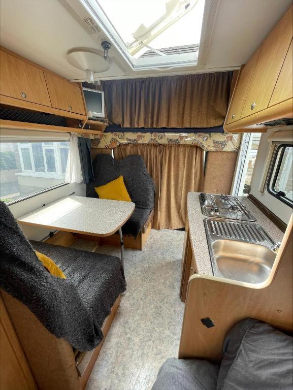 The Cosy Camper At Rockfield Park Hotel Galway Bagian luar foto